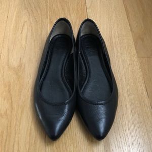 Frye black pointed flats!!